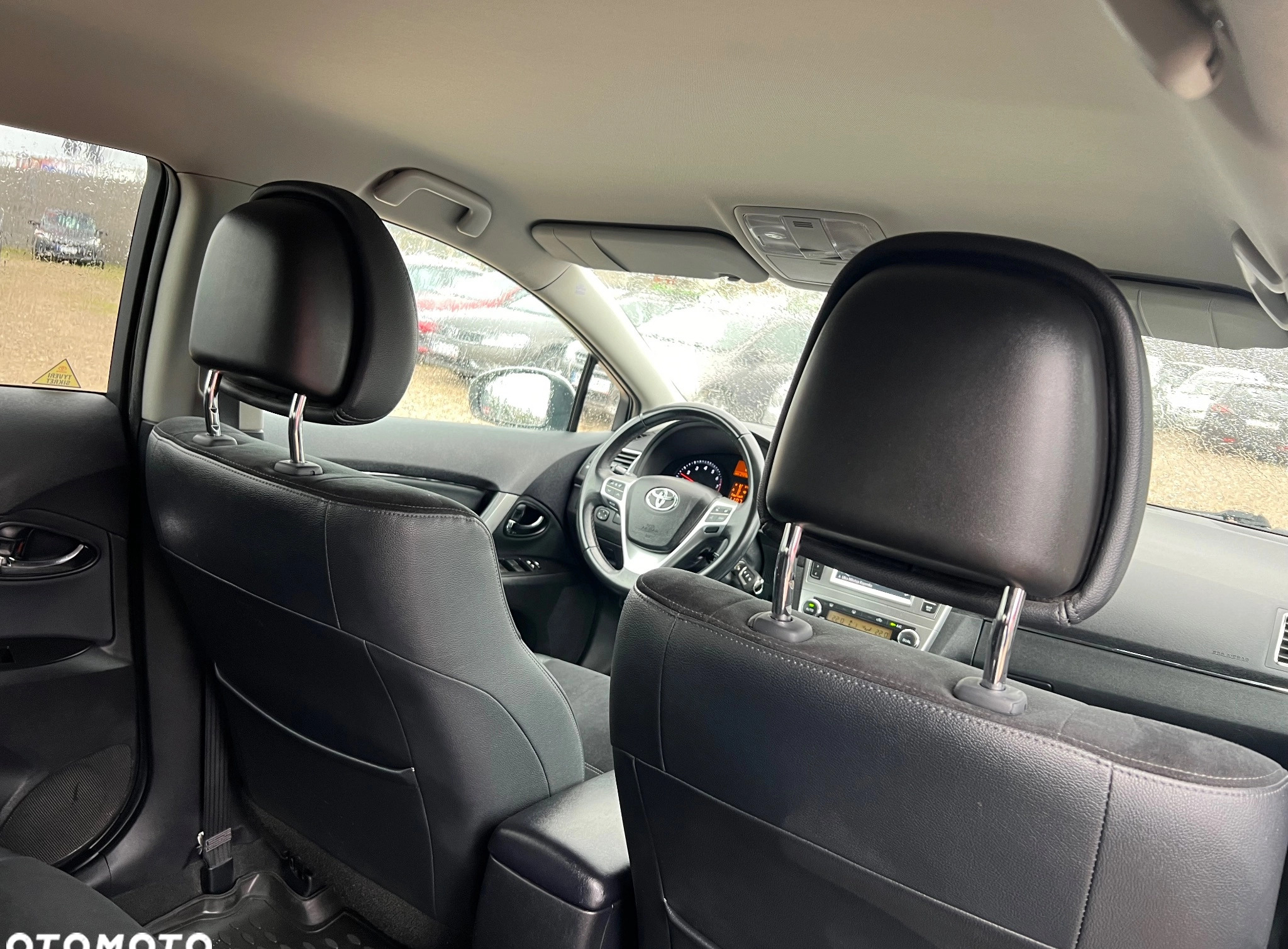 Toyota Avensis cena 47900 przebieg: 244000, rok produkcji 2014 z Łaskarzew małe 301